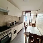 Amplo Com 4 Quartos Na Zona Universitaria アパート