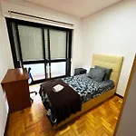 Amplo Com 4 Quartos Na Zona Universitaria ポルト