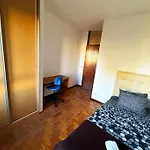 アパート Amplo Com 4 Quartos Na Zona Universitaria