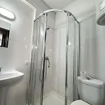 Amplo Com 4 Quartos Na Zona Universitaria *