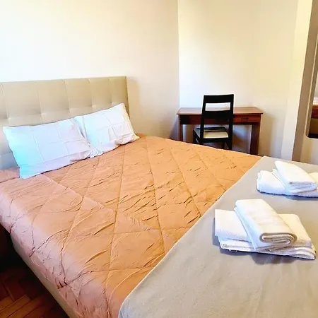 Amplo Com 4 Quartos Na Zona Universitaria アパート