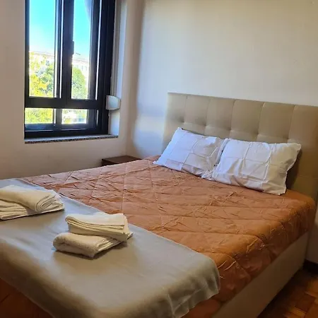 アパート Amplo Com 4 Quartos Na Zona Universitaria ポルト