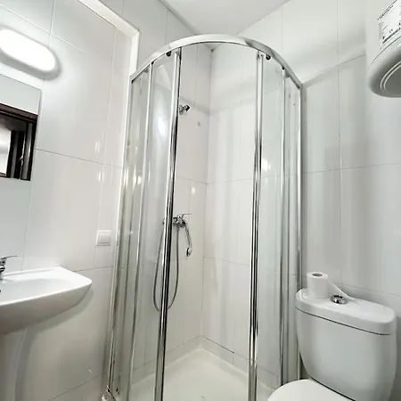 Apartman Amplo Com 4 Quartos Na Zona Universitaria