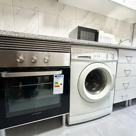 Amplo Com 4 Quartos Na Zona Universitaria Apartman