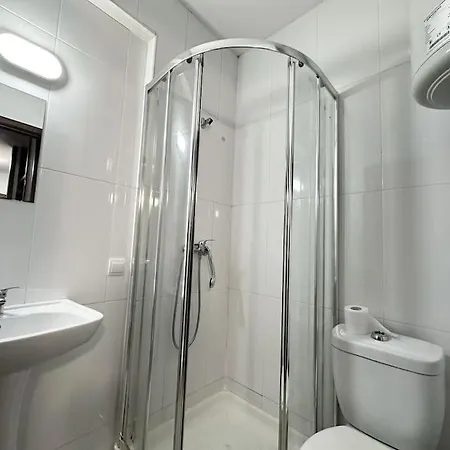 Amplo Com 4 Quartos Na Zona Universitaria *