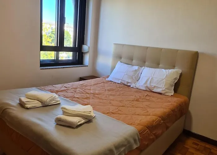 公寓 Amplo Com 4 Quartos Na Zona Universitaria 波尔图