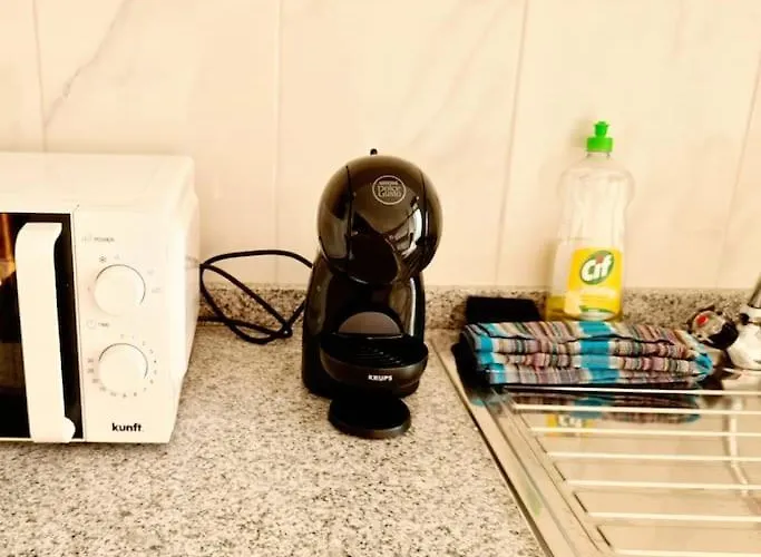 Amplo Com 4 Quartos Na Zona Universitaria *