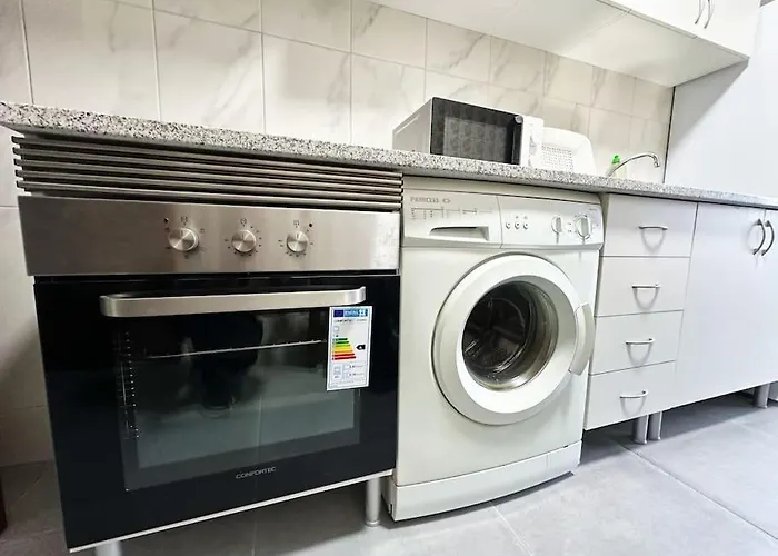 Amplo Com 4 Quartos Na Zona Universitaria Apartament